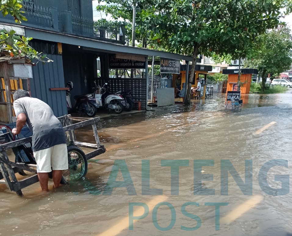 Para Pedagang Masih Melaakukan Aktivitas